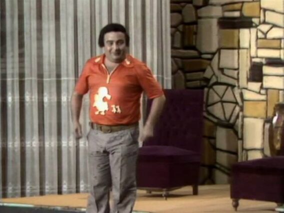 دخول-عاطف-مسرحية-العيال-كبرت