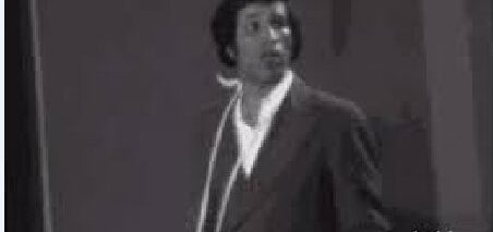 الواد منصور ما بيجمّعش