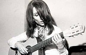 290px-Fairuz_playing_the_guitar