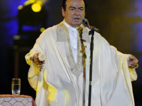 أيقونة الطرب صباح فخري